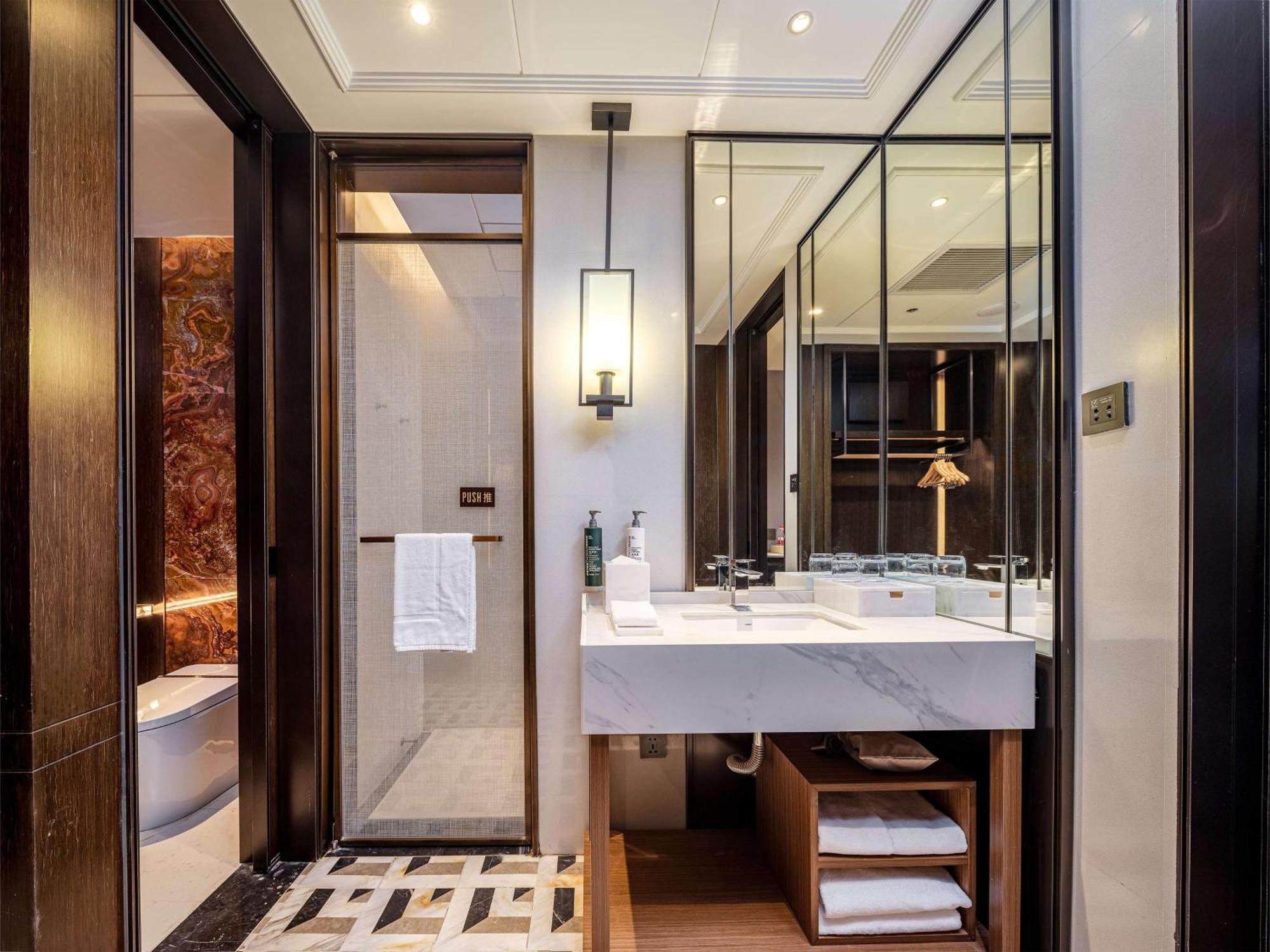 Hilton Garden Inn Beijing Guomao Zewnętrze zdjęcie