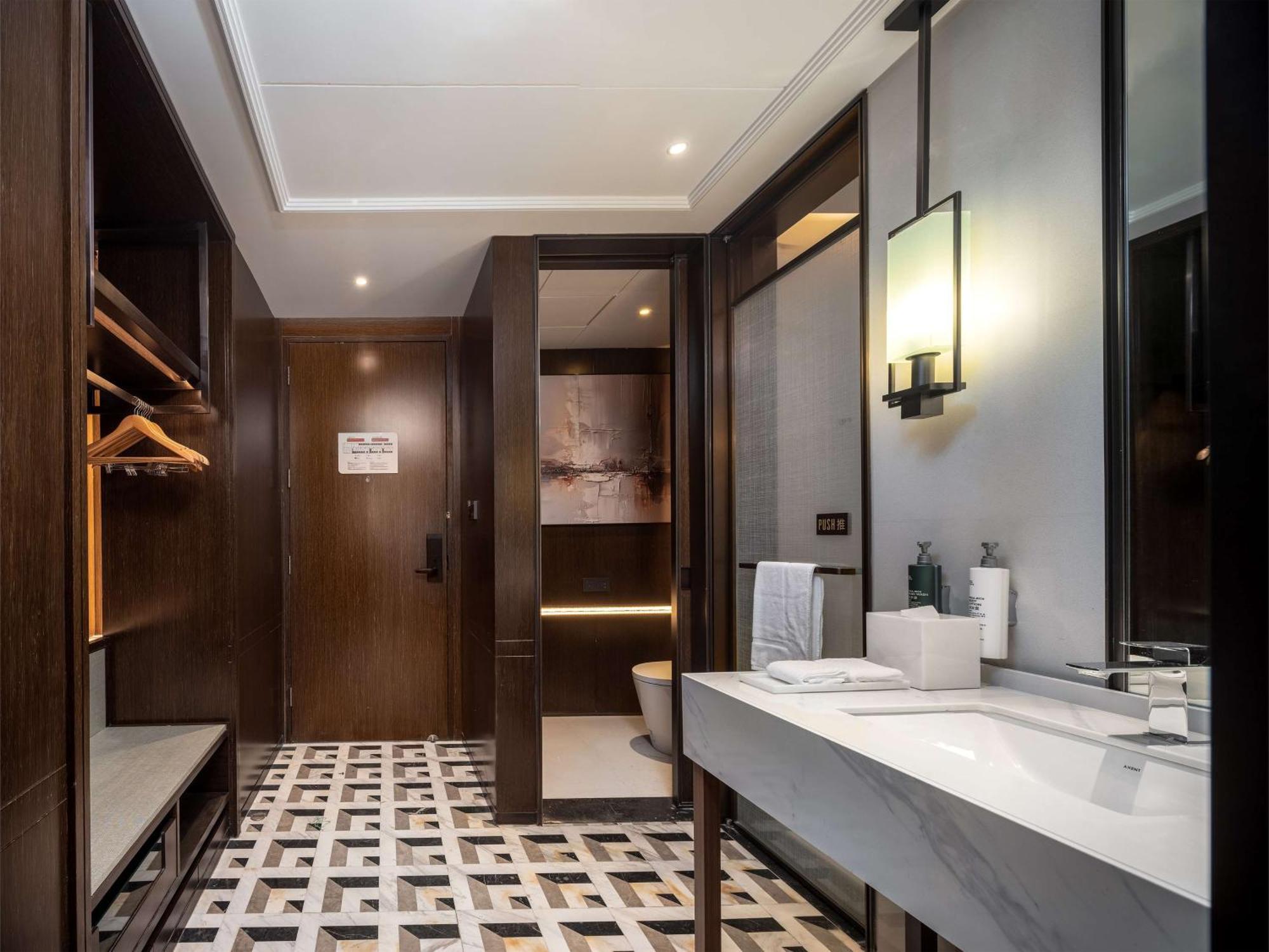 Hilton Garden Inn Beijing Guomao Zewnętrze zdjęcie