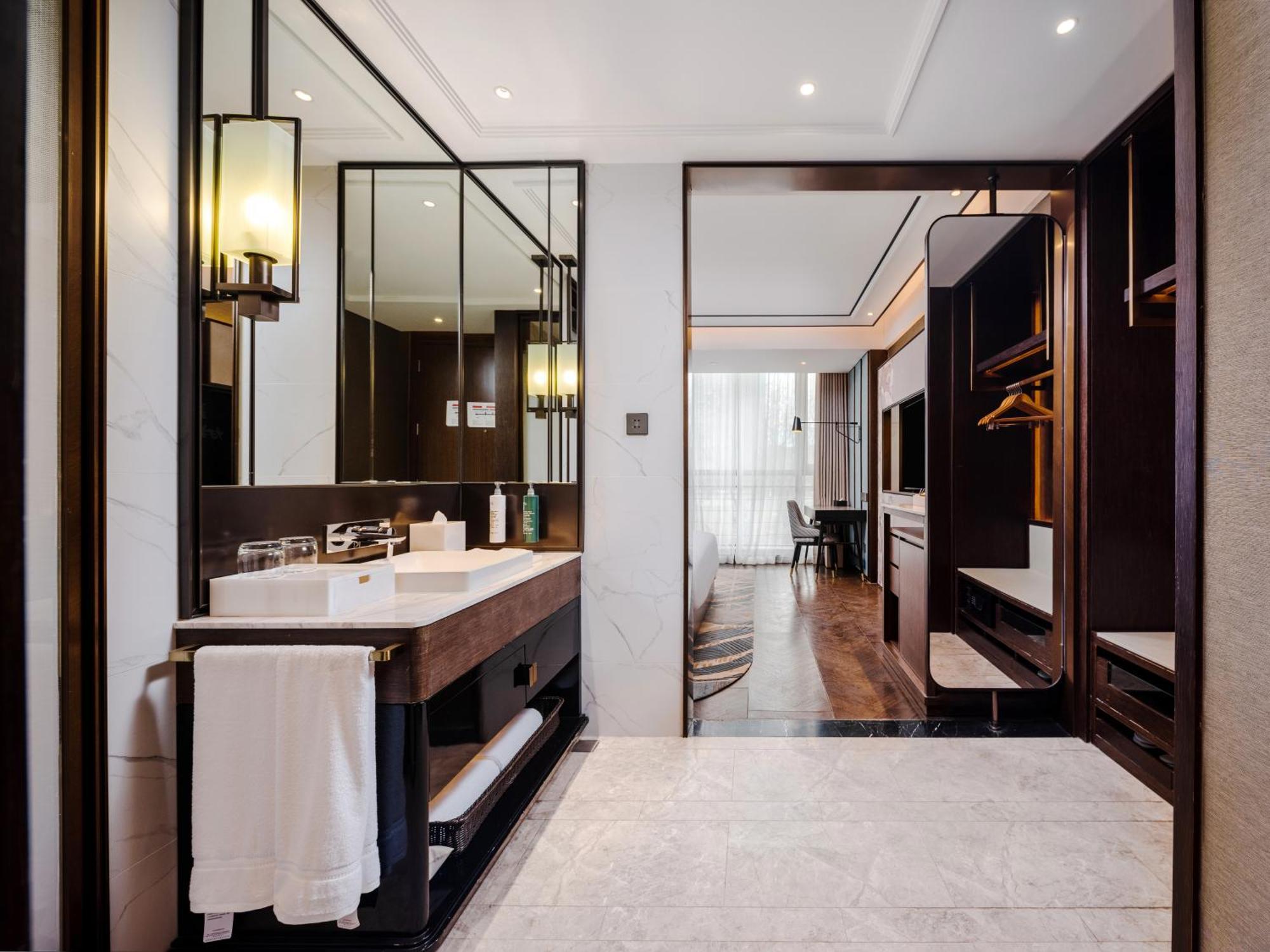 Hilton Garden Inn Beijing Guomao Zewnętrze zdjęcie